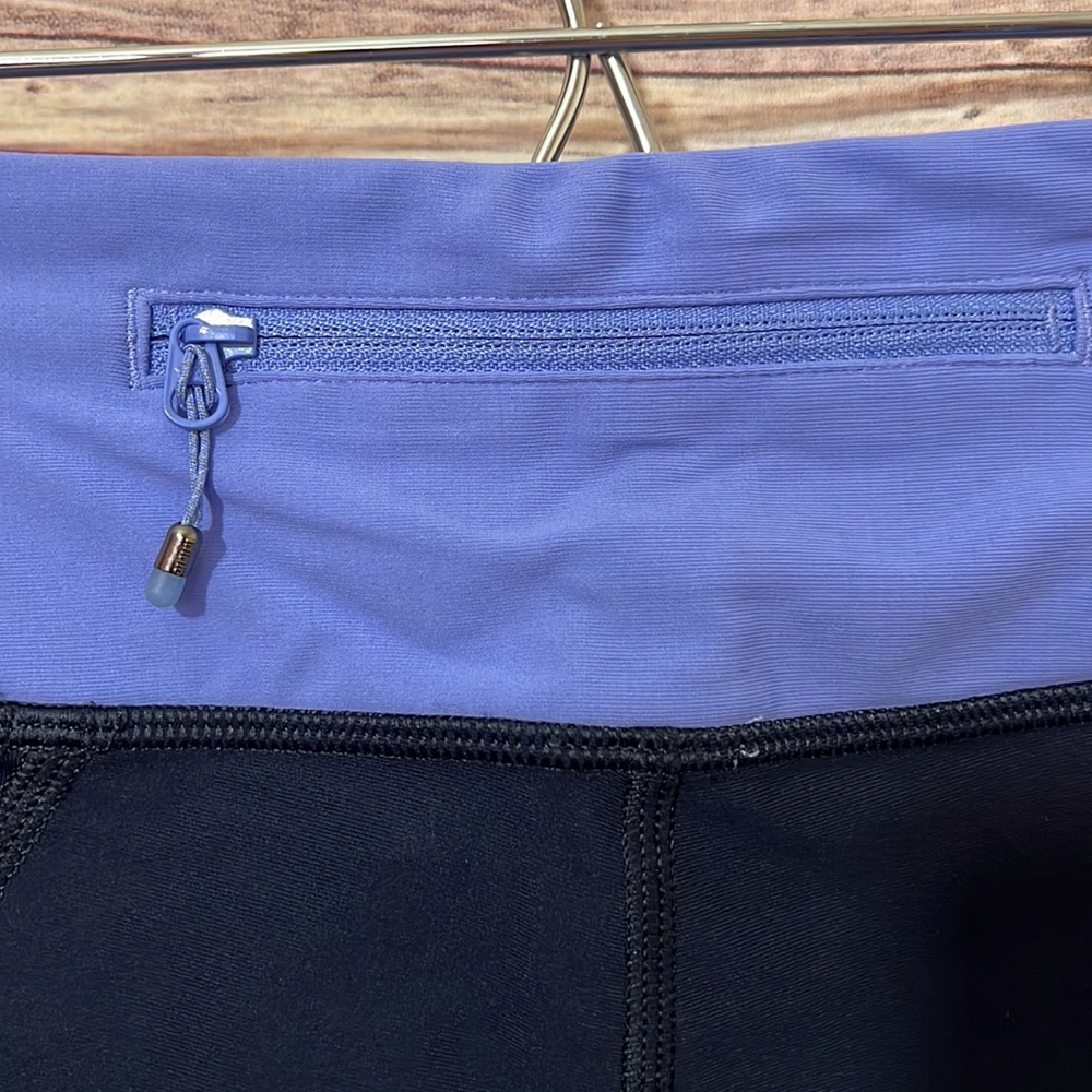 Lululemon Cropped Leggings Navy Blue and Periwinkle Size 4 EUC C1 - Picture 7 of 8